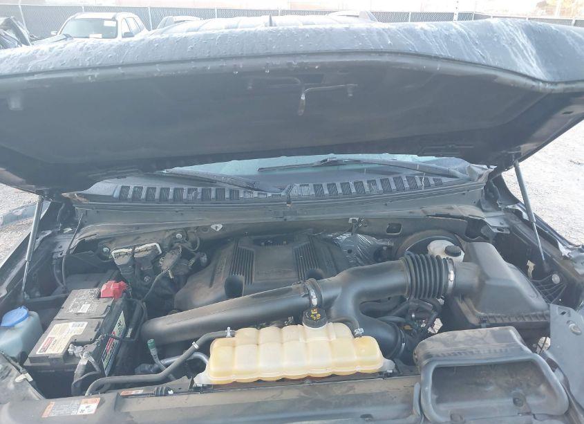 Photo 10 of 2018 Ford Expedition LIMITED (VIN 1FMJU1KT4JEA47473)