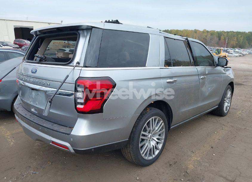 Photo 4 of 2022 Ford Expedition LIMITED (VIN 1FMJU1KT4NEA05973)