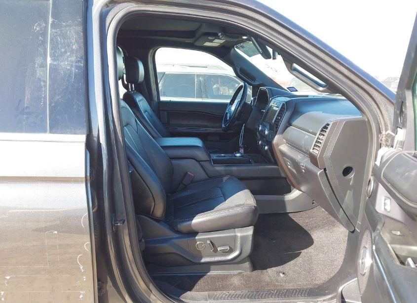 Photo 5 of 2019 Ford Expedition LIMITED (VIN 1FMJU1KT5KEA76451)