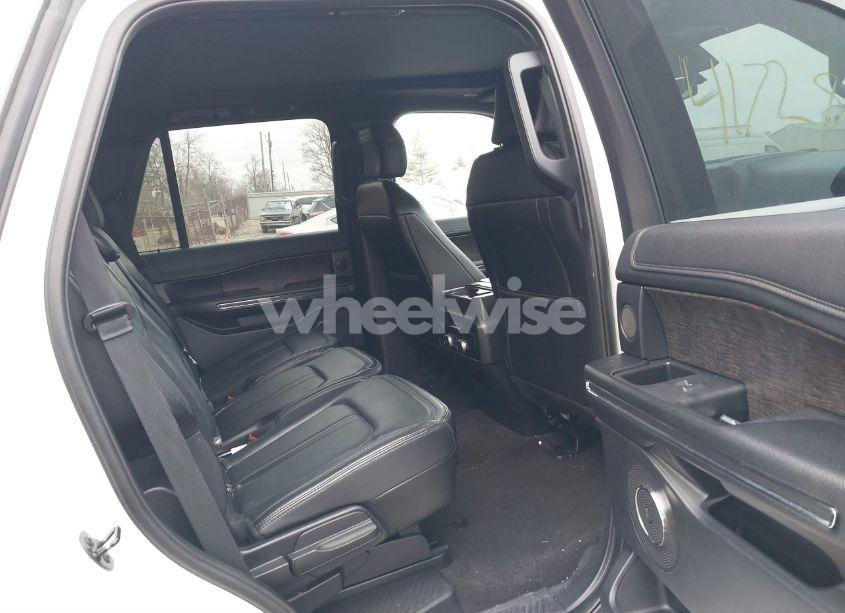 Photo 8 of 2020 Ford Expedition LIMITED (VIN 1FMJU1KT8LEB01943)