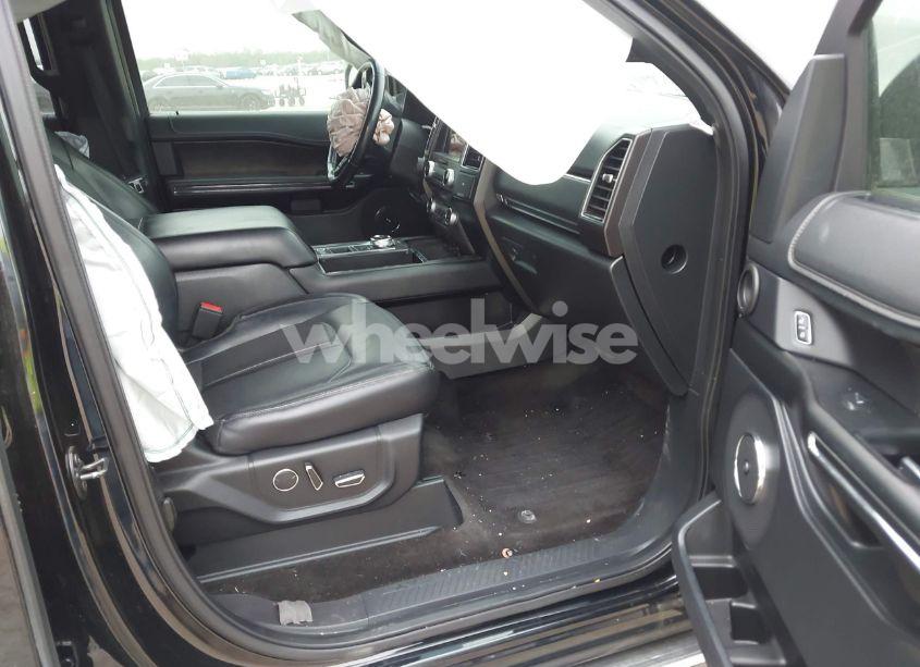 Photo 5 of 2018 Ford Expedition LIMITED (VIN 1FMJU1KT9JEA58954)