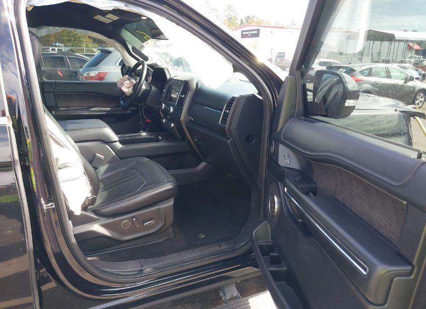 Photo 5 of 2019 Ford Expedition LIMITED (VIN 1FMJU1KT9KEA15880)