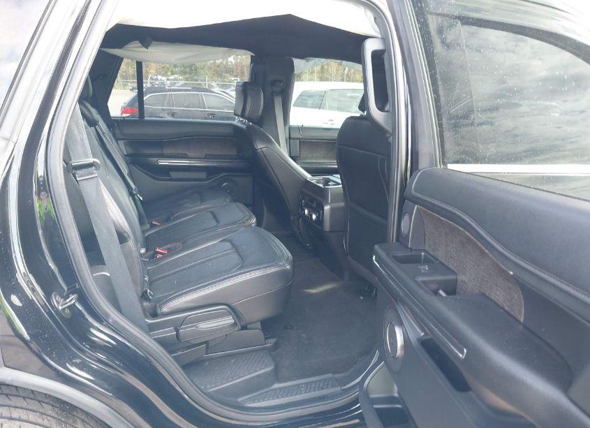 Photo 8 of 2019 Ford Expedition LIMITED (VIN 1FMJU1KT9KEA15880)
