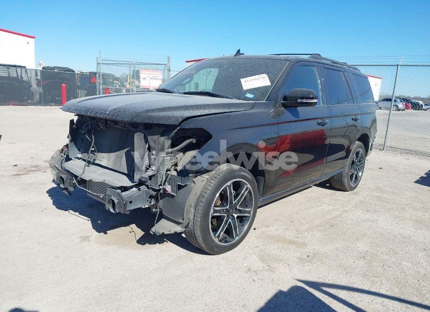 Photo 2 of 2019 Ford Expedition LIMITED (VIN 1FMJU1KTXKEA08744)