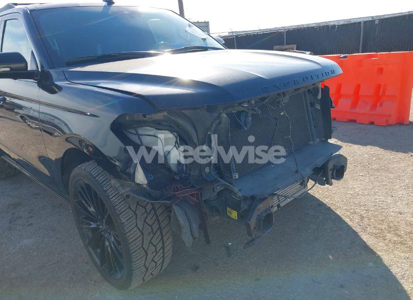 Photo 20 of 2019 Ford Expedition LIMITED (VIN 1FMJU1KTXKEA08744)