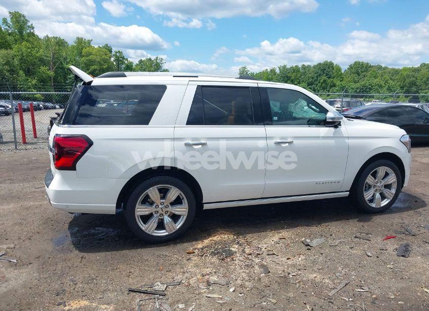 Photo 13 of 2024 Ford Expedition PLATINUM (VIN 1FMJU1M87REA86904)