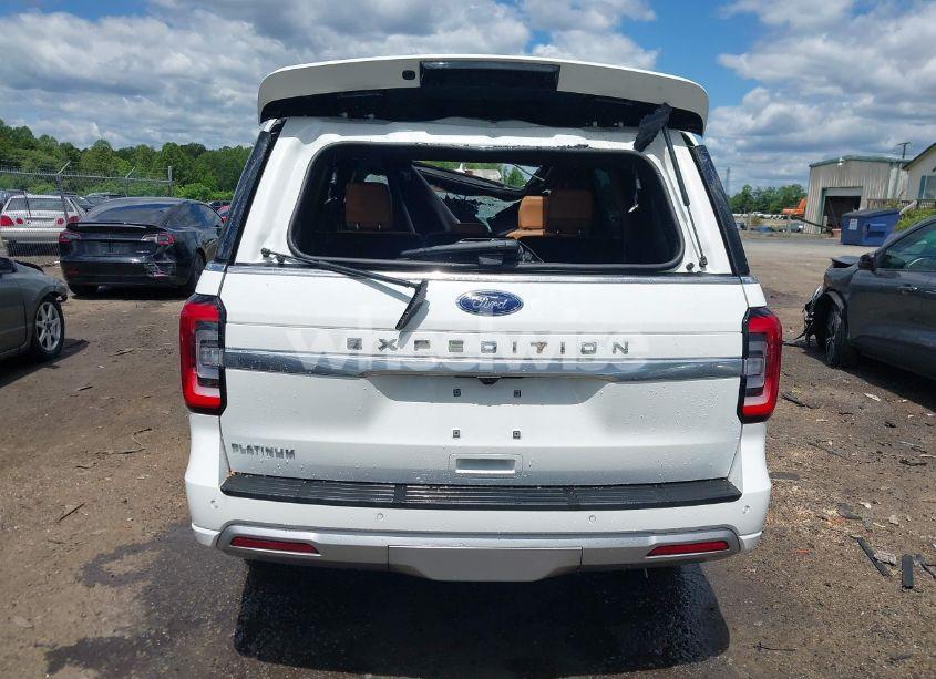 Photo 16 of 2024 Ford Expedition PLATINUM (VIN 1FMJU1M87REA86904)