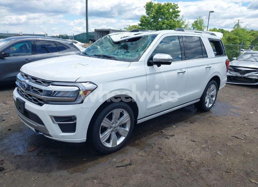Photo 2 of 2024 Ford Expedition PLATINUM (VIN 1FMJU1M87REA86904)