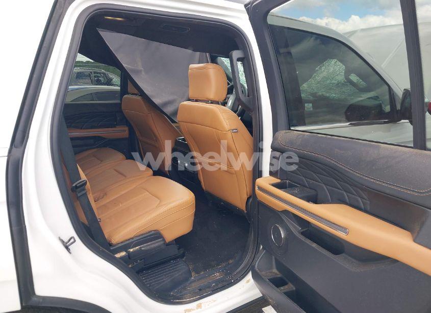 Photo 8 of 2024 Ford Expedition PLATINUM (VIN 1FMJU1M87REA86904)