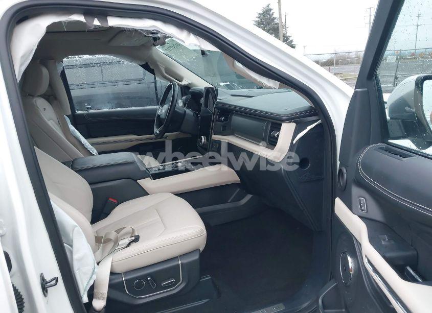 Photo 5 of 2023 Ford Expedition PLATINUM (VIN 1FMJU1M88PEA05387)