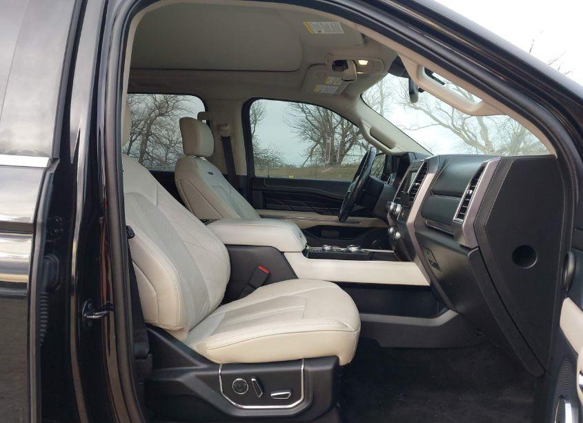 Photo 5 of 2018 Ford Expedition PLATINUM (VIN 1FMJU1MT0JEA07565)