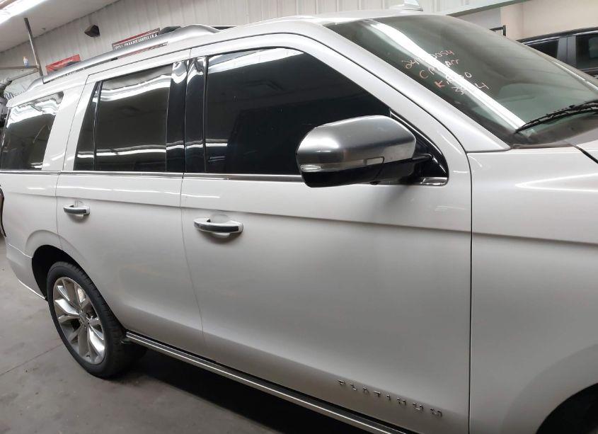 Photo 13 of 2018 Ford Expedition PLATINUM (VIN 1FMJU1MT0JEA13964)