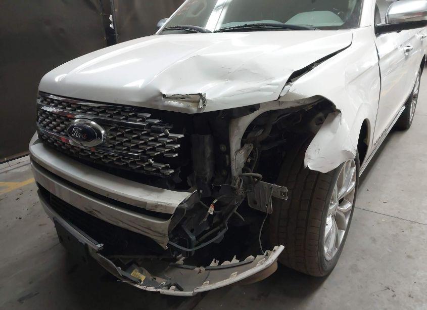 Photo 6 of 2018 Ford Expedition PLATINUM (VIN 1FMJU1MT0JEA13964)