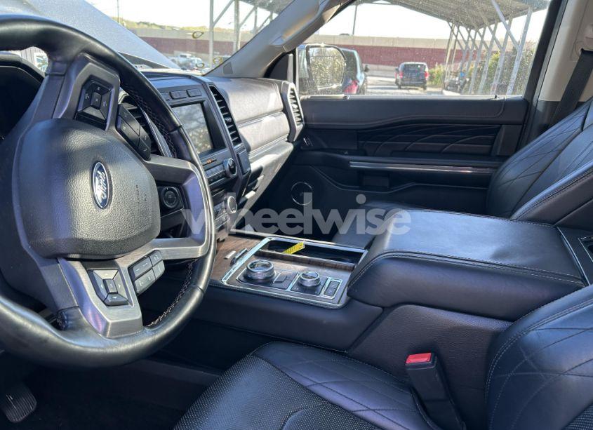 Photo 5 of 2018 Ford Expedition (VIN 1FMJU1MT0JEA54725)