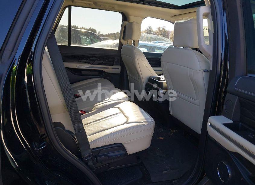 Photo 8 of 2018 Ford Expedition PLATINUM (VIN 1FMJU1MT1JEA68567)