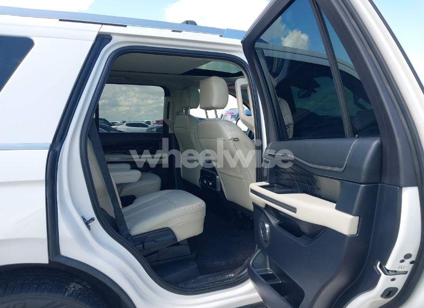 Photo 8 of 2019 Ford Expedition PLATINUM (VIN 1FMJU1MT1KEA08323)
