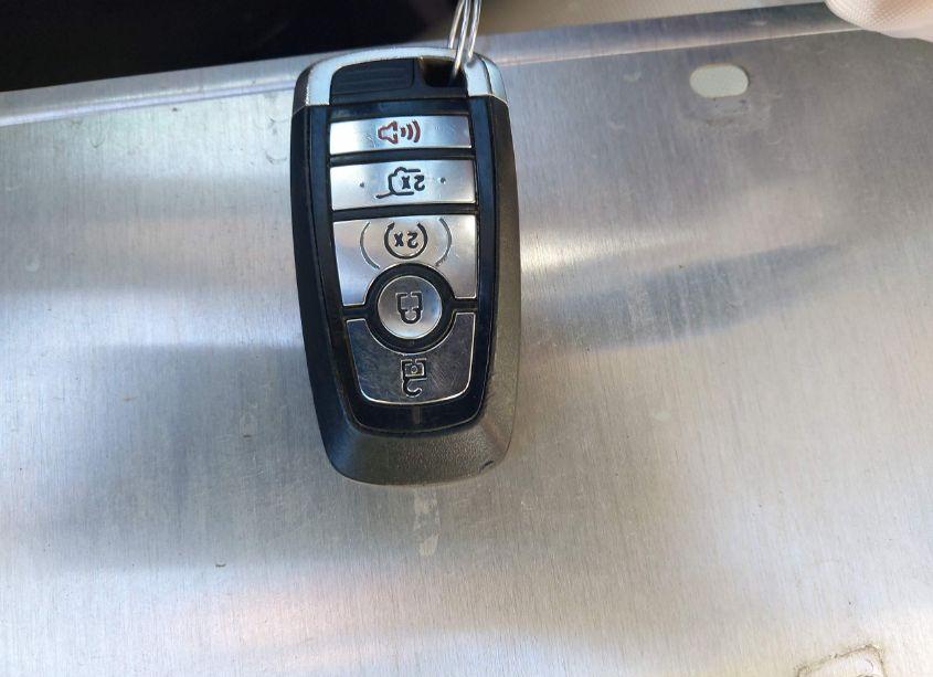 Photo 11 of 2019 Ford Expedition PLATINUM (VIN 1FMJU1MT3KEA03818)