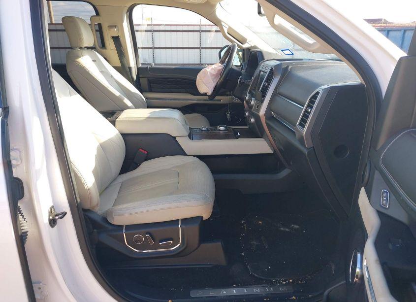 Photo 5 of 2019 Ford Expedition PLATINUM (VIN 1FMJU1MT3KEA03818)