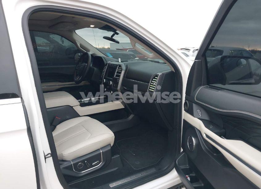 Photo 5 of 2019 Ford Expedition PLATINUM (VIN 1FMJU1MT6KEA09998)
