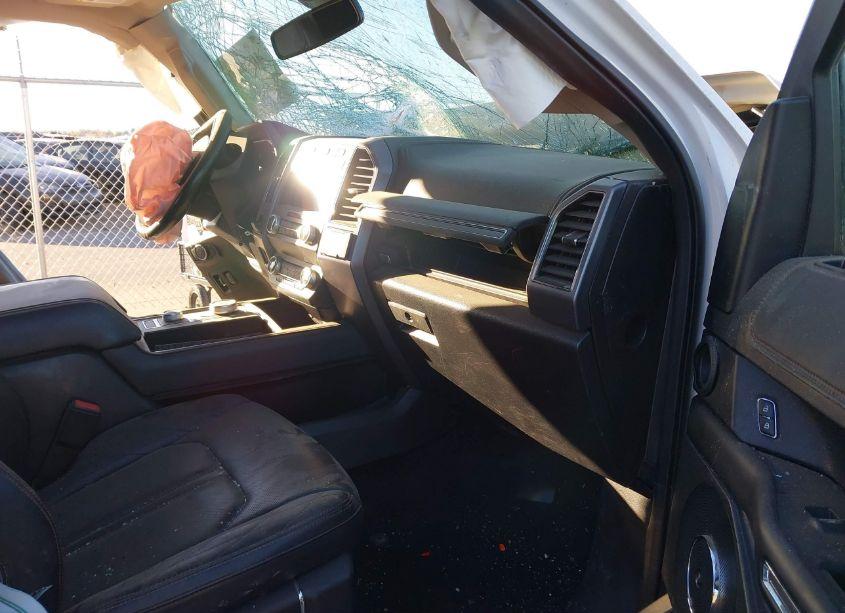 Photo 5 of 2019 Ford Expedition PLATINUM (VIN 1FMJU1MT9KEA48486)