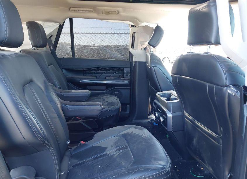 Photo 8 of 2019 Ford Expedition PLATINUM (VIN 1FMJU1MT9KEA48486)