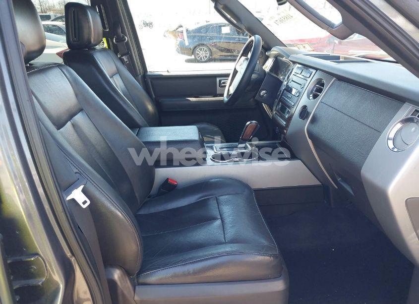 Photo 5 of 2010 Ford Expedition LIMITED (VIN 1FMJU2A52AEB63974)