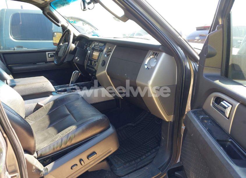 Photo 5 of 2013 Ford Expedition LIMITED (VIN 1FMJU2A52DEF02527)