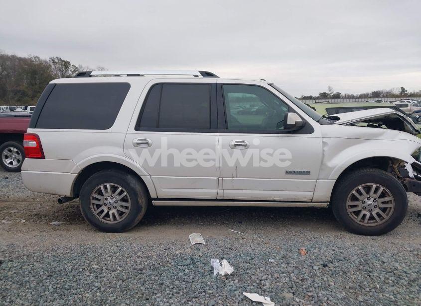 Photo 13 of 2013 Ford Expedition LIMITED (VIN 1FMJU2A52DEF56118)