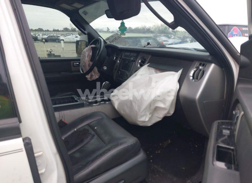 Photo 5 of 2013 Ford Expedition LIMITED (VIN 1FMJU2A52DEF56118)