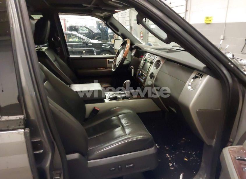 Photo 5 of 2010 Ford Expedition LIMITED (VIN 1FMJU2A54AEB65614)