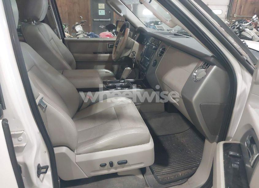 Photo 5 of 2011 Ford Expedition LIMITED (VIN 1FMJU2A54BEF43951)