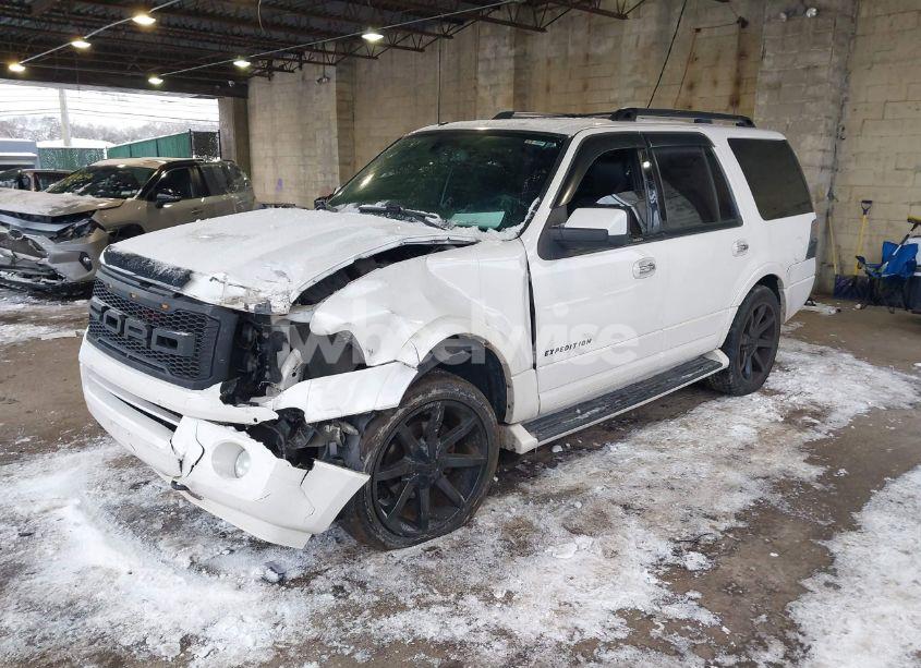 Photo 2 of 2012 Ford Expedition LIMITED (VIN 1FMJU2A54CEF36290)