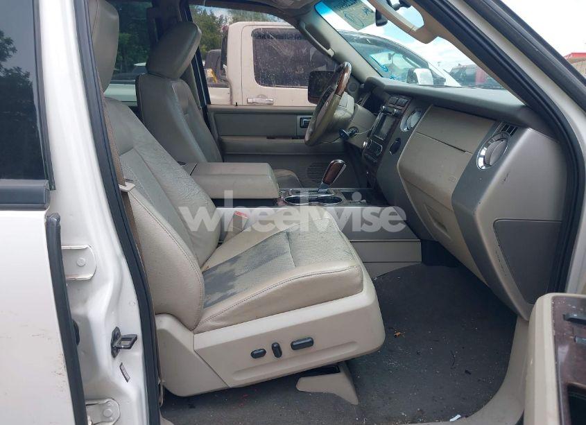 Photo 5 of 2010 Ford Expedition LIMITED (VIN 1FMJU2A55AEB44514)