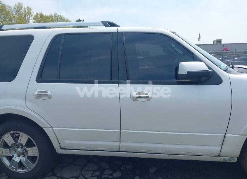Photo 13 of 2010 Ford Expedition LIMITED (VIN 1FMJU2A55AEB64245)