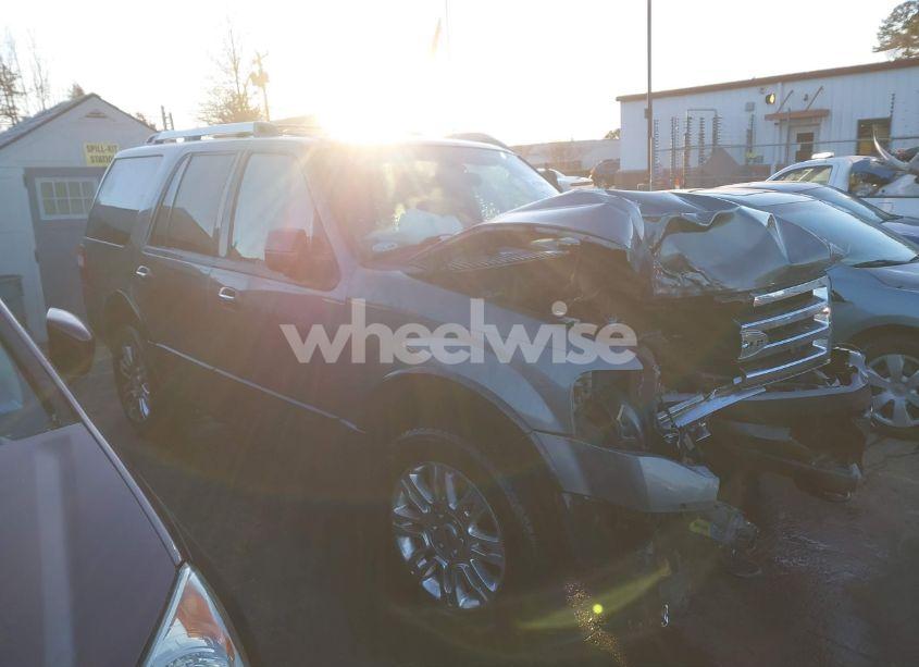 2013 Ford Expedition LIMITED (VIN 1FMJU2A55DEF69087) main photo