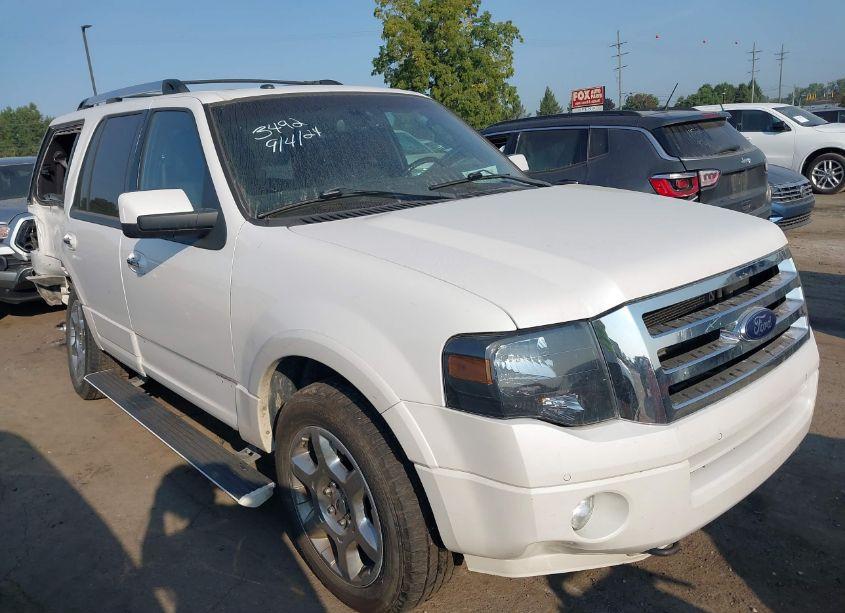2013 Ford Expedition LIMITED (VIN 1FMJU2A56DEF63492) main photo