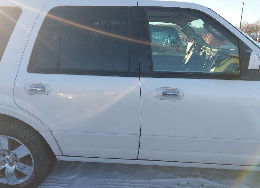 Photo 13 of 2010 Ford Expedition LIMITED (VIN 1FMJU2A58AEB62084)