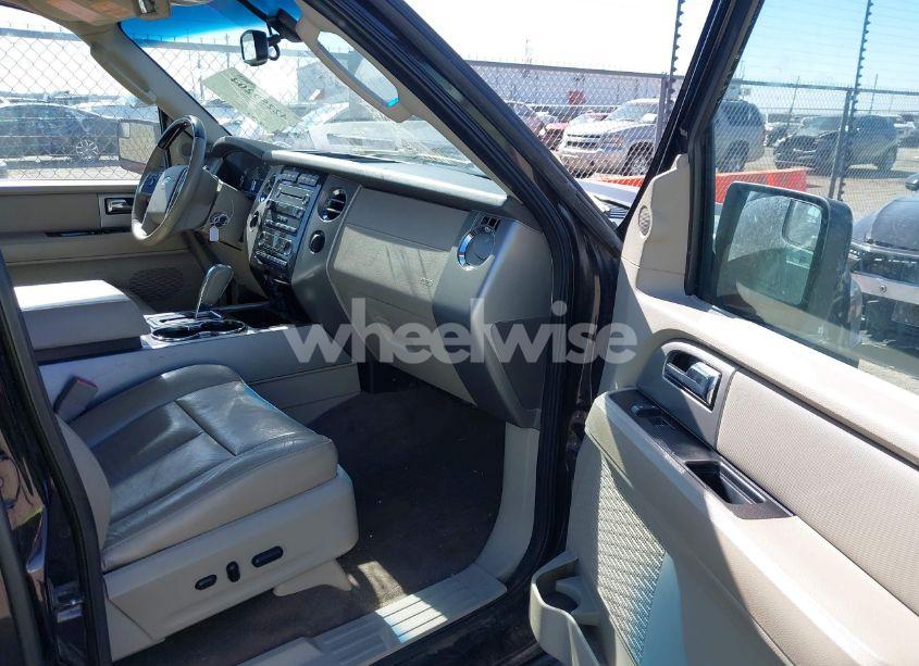 Photo 5 of 2013 Ford Expedition LIMITED (VIN 1FMJU2A58DEF01933)