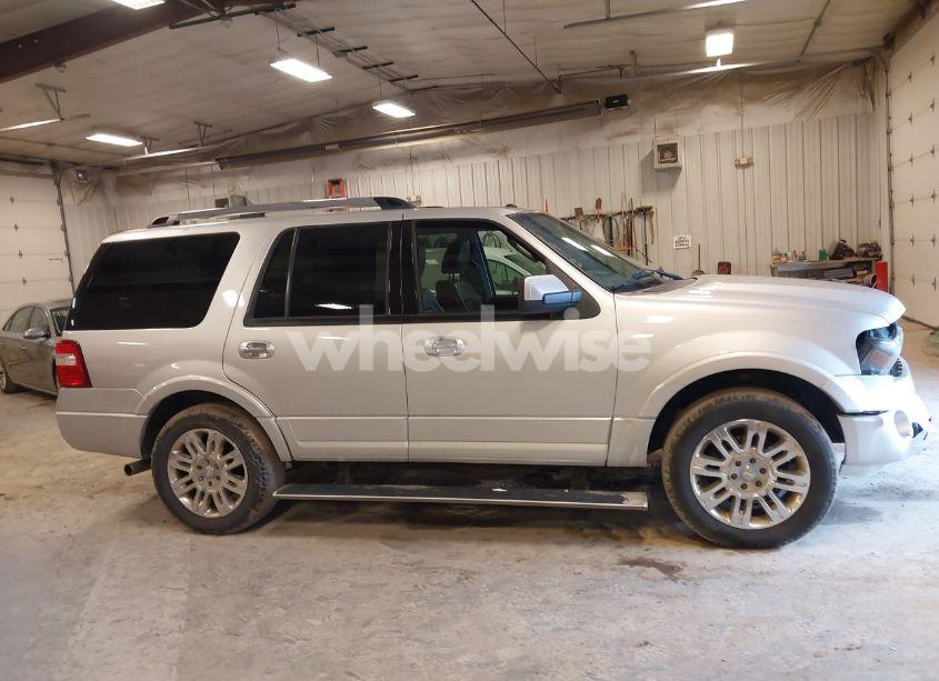 Photo 13 of 2013 Ford Expedition LIMITED (VIN 1FMJU2A59DEF02427)