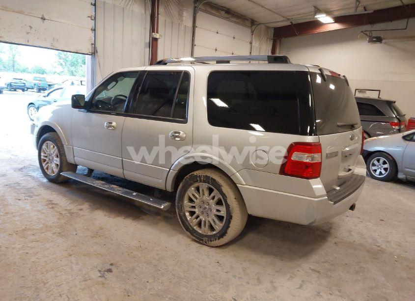 Photo 3 of 2013 Ford Expedition LIMITED (VIN 1FMJU2A59DEF02427)