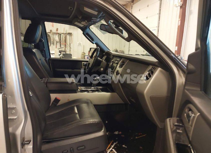 Photo 5 of 2013 Ford Expedition LIMITED (VIN 1FMJU2A59DEF02427)