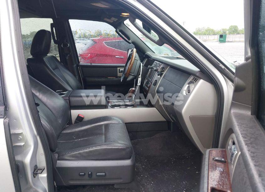 Photo 5 of 2010 Ford Expedition LIMITED (VIN 1FMJU2A5XAEB71496)