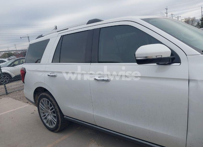 Photo 13 of 2024 Ford Expedition LIMITED (VIN 1FMJU2A81REA83815)
