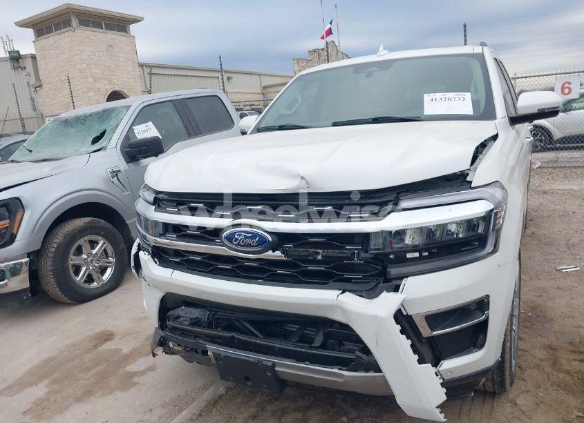 Photo 6 of 2024 Ford Expedition LIMITED (VIN 1FMJU2A81REA83815)