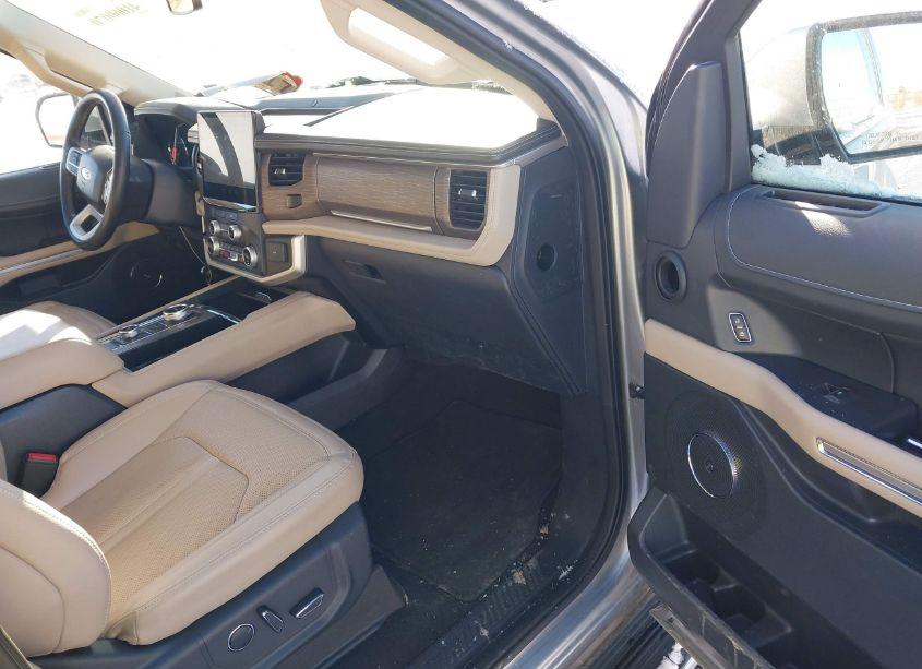 Photo 5 of 2023 Ford Expedition LIMITED (VIN 1FMJU2A82PEA55891)