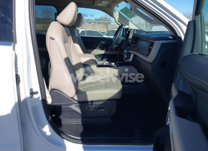 Photo 5 of 2024 Ford Expedition LIMITED (VIN 1FMJU2A82REA29097)