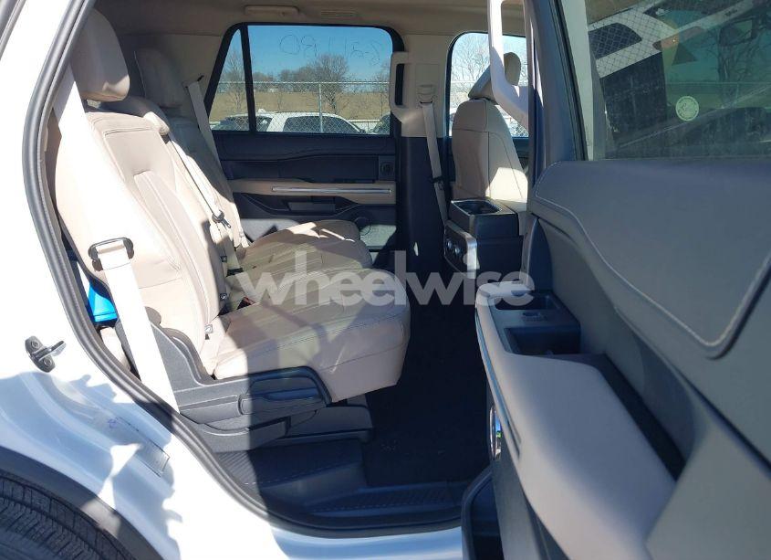 Photo 8 of 2024 Ford Expedition LIMITED (VIN 1FMJU2A82REA29097)