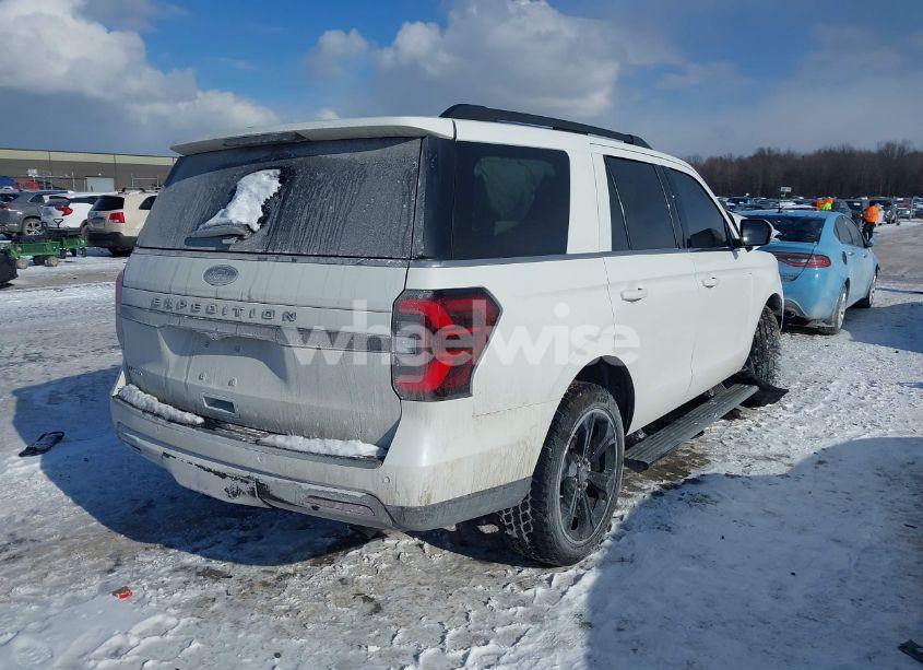 Photo 4 of 2023 Ford Expedition LIMITED (VIN 1FMJU2A84PEA25002)