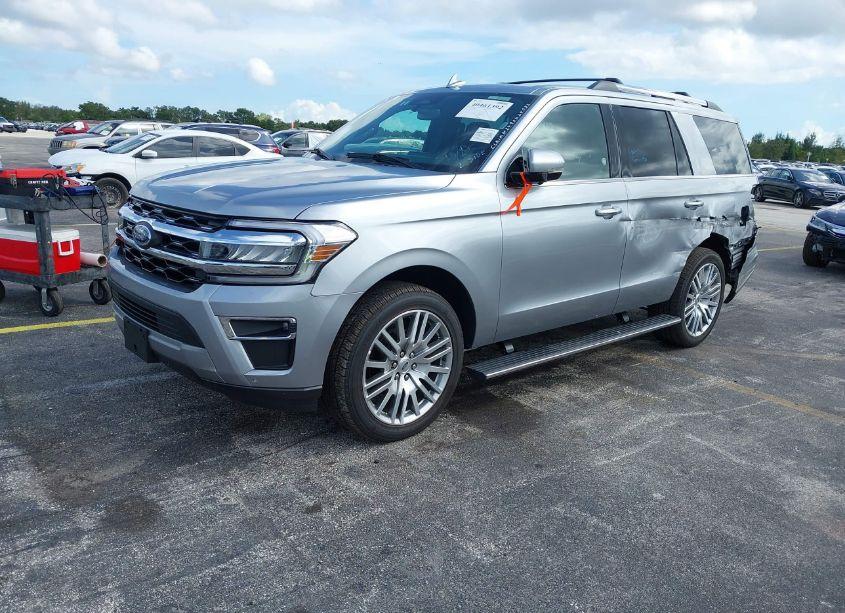 Photo 2 of 2024 Ford Expedition LIMITED (VIN 1FMJU2A84REA49237)