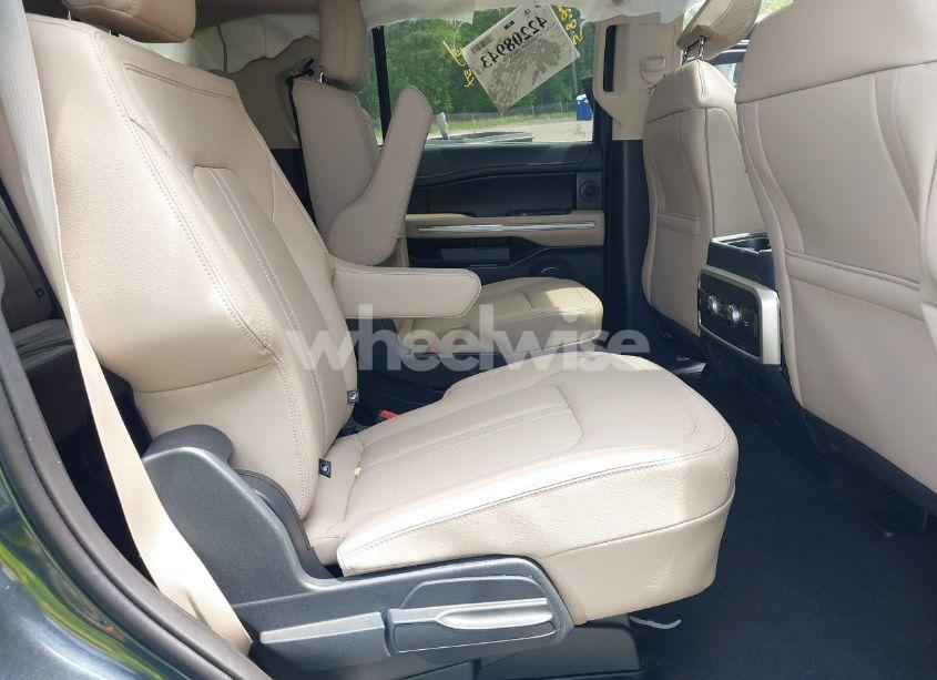 Photo 8 of 2024 Ford Expedition LIMITED (VIN 1FMJU2A88REA63948)